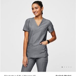 FIGS NWOT Casma Three-Pocket Scrub Top - Graphite